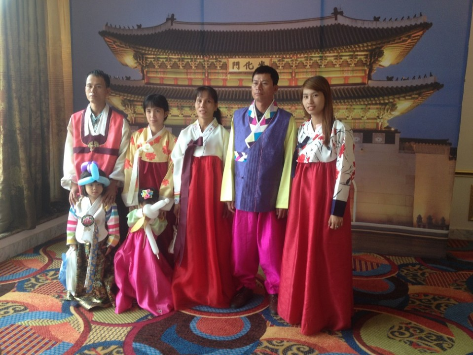 Không còn khoảng cách