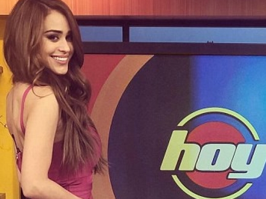 MC gợi cảm bị người yêu chia tay vì... game