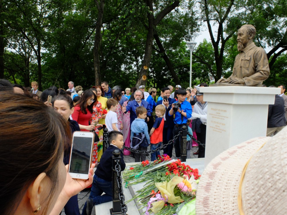 khanh thanh tuong dai chu tich ho chi minh tai vladivostok lien bang nga