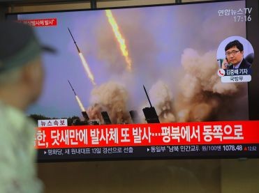 Phản ứng của Nhật Bản và Mỹ sau động thái phóng vật thể của Triều Tiên phan ung cua nhat ban va my sau dong thai phong vat the cua trieu tien