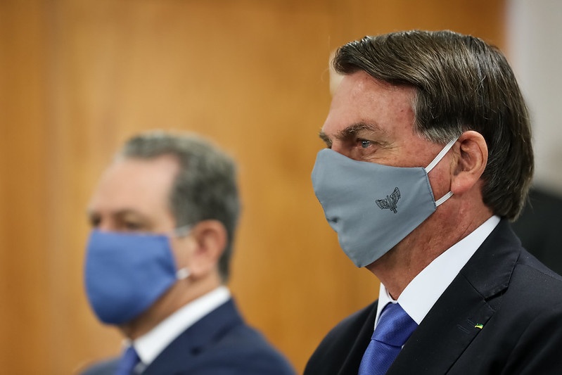 du covid 19 dang bop vun co gang cua cac dia phuong tong thong brazil van phu quyet du luat deo khau trang noi cong cong