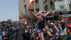 Tunisia: Tổng thống cách chức Thủ tướng, giải tán Quốc hội; quân đội kéo vào thủ đô