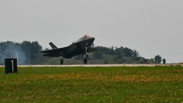 Lần đầu tiên từ cuối năm 2017, Mỹ công khai đưa loạt chiến đấu cơ F-35A tới Hàn Quốc