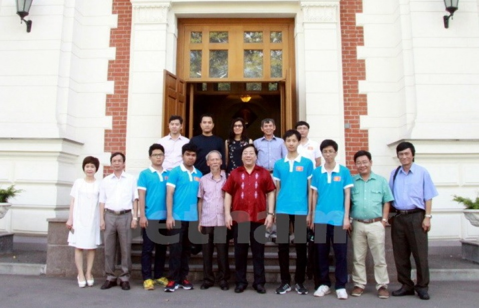 Gặp mặt đoàn học sinh dự Olympic Tin học quốc tế năm 2016