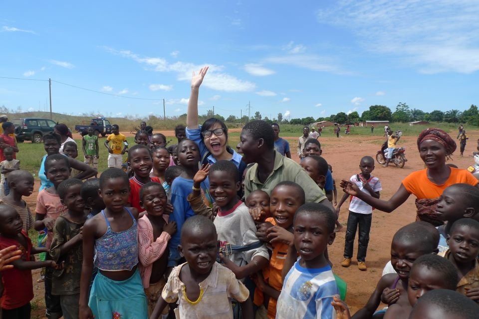 Trưởng thành ở Angola... truong thanh o angola