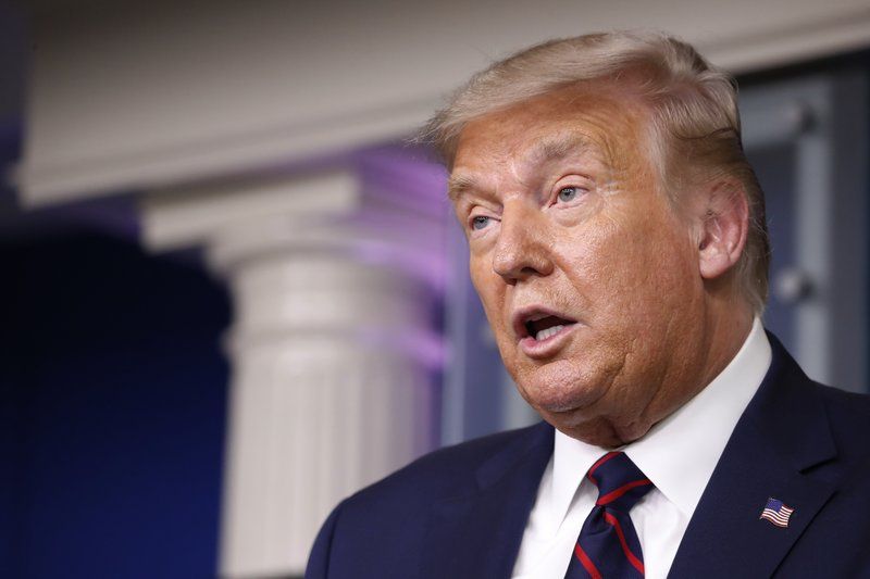 gan tranh cu den noi twitter va facebook lai ru nhau dong tay voi ong trump va cong su