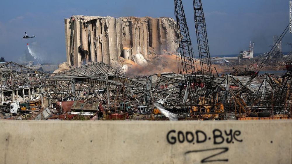 Vụ nổ ở Beirut: 'Dù ai nói ngả nói nghiêng', ông Trump vẫn 'vững' như kiềng 3 chân vu no o beirut du ai noi nga noi nghieng ong trump van vung nhu kieng 3 chan
