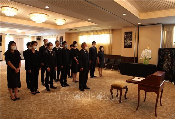 le-vieng-nguyen-tong-bi-thu-le-kha-phieu-tai-cac-co-quan-dai-dien-viet-nam-o-nuoc-ngoai-2