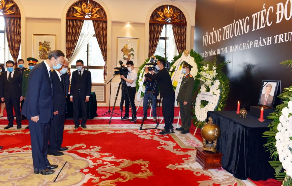 le-vieng-nguyen-tong-bi-thu-le-kha-phieu-tai-cac-co-quan-dai-dien-viet-nam-o-nuoc-ngoai-4