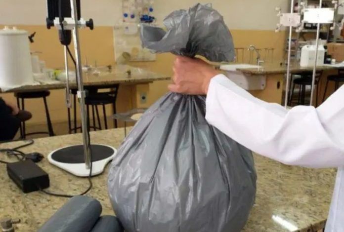 Covid 19 Brazil sản xuất túi rác có khả năng diệt trừ virus SARS CoV 2 covid 19 brazil san xuat tui rac co kha nang diet tru virus sars cov 2