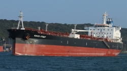 Vụ tấn công tàu chở dầu ngoài khơi Oman: Iran 'hết chịu nổi', đề nghị LHQ vào cuộc; Mỹ khẳng định trừng phạt Tehran