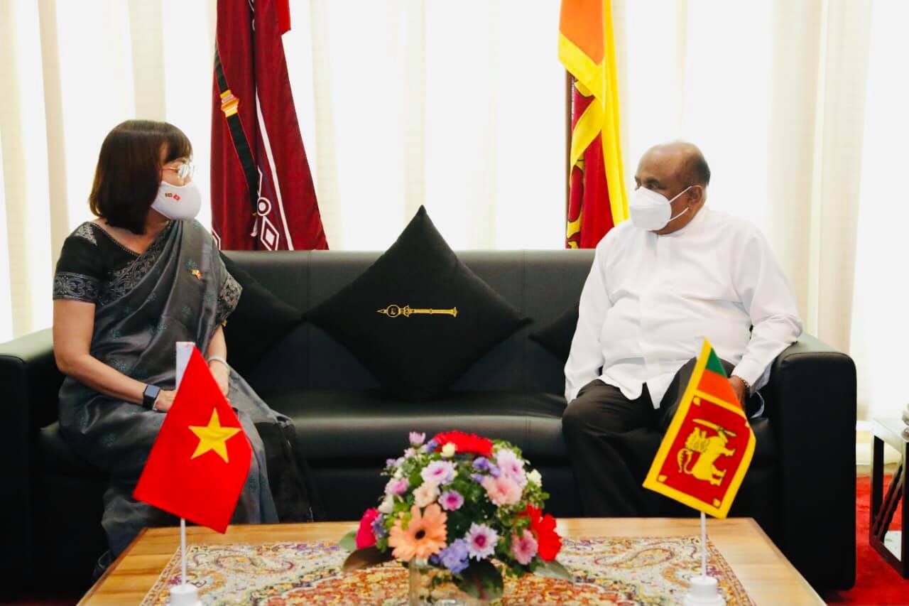 Đại sứ Hồ Thị Thanh Trúc chào xã giao Chủ tịch Quốc hội Sri Lanka nhân bắt đầu nhiệm kỳ công tác Đại sứ Hồ Thị Thanh Trúc chào xã giao Chủ tịch Quốc hội Sri Lanka nhân bắt đầu nhiệm kỳ công tác