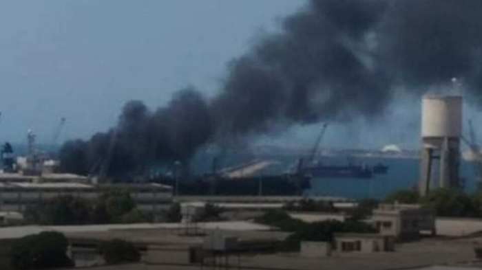 Nóng! Nổ lớn trên tàu neo tại cảng ở Syria, nghi vấn tàu của Iran