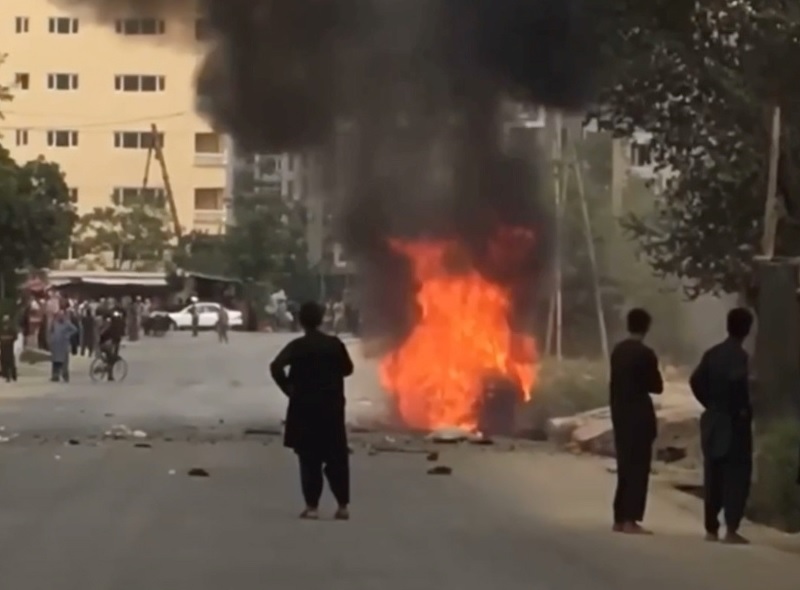 Afghanistan: Nhiều rocket nã thẳng sân bay Kabul, Tổng thống Biden đã nhận được tin. (Nguồn: Reuters) Afghanistan: Nhiều rocket nã thẳng sân bay Kabul, Tổng thống Biden đã nhận được tin. (Nguồn: Reuters)