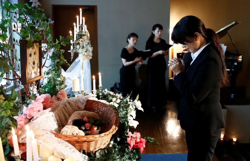 Chi 1.000 USD làm đám tang cho thú cưng