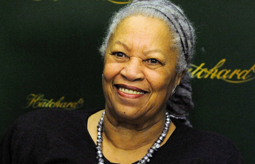 Sách mới viết về chủng tộc của nhà văn nữ gốc Phi đoạt giải Nobel