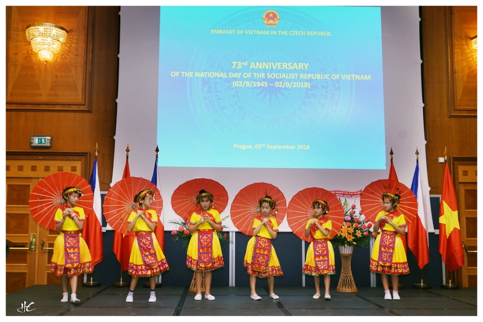 Long trọng kỷ niệm 73 năm Quốc khánh Việt Nam tại Czech long trong ky niem 73 nam quoc khanh viet nam tai czech