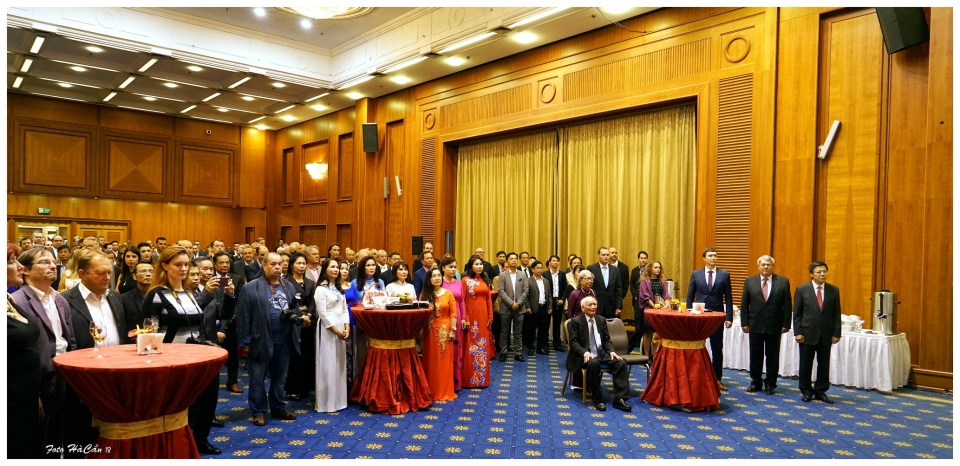 Long trọng kỷ niệm 73 năm Quốc khánh Việt Nam tại Czech long trong ky niem 73 nam quoc khanh viet nam tai czech