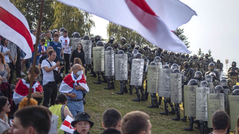 Tình hình Belarus: Phương Tây thảo luận các biện pháp trừng phạt, hơn 10 đối tượng trong tầm ngắm của EU?