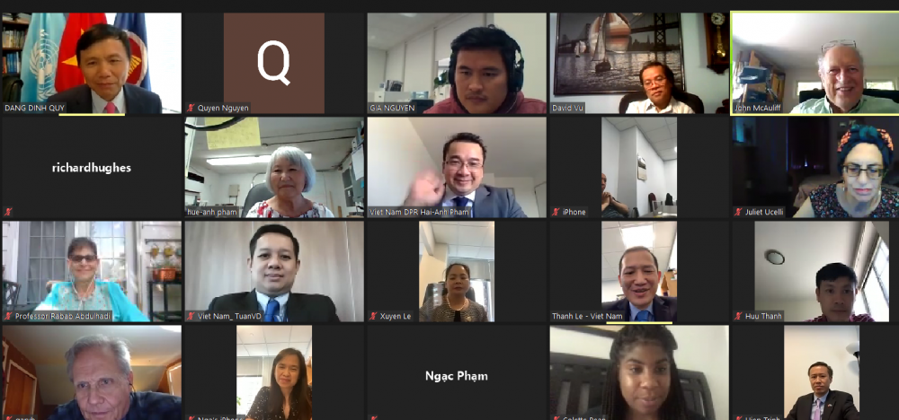 phai-doan-viet-nam-tai-lien-hop-quoc-long-trong-to-chuc-ky-niem-75-quoc-khanh-cung-ba-con-nguoi-viet