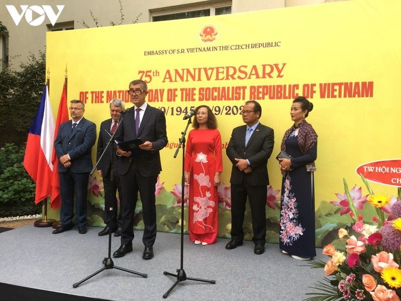 Long trọng tổ chức kỷ niệm 75 năm Quốc khánh tại Czech long-trong-to-chuc-ky-niem-75-nam-quoc-khanh-tai-czech-2