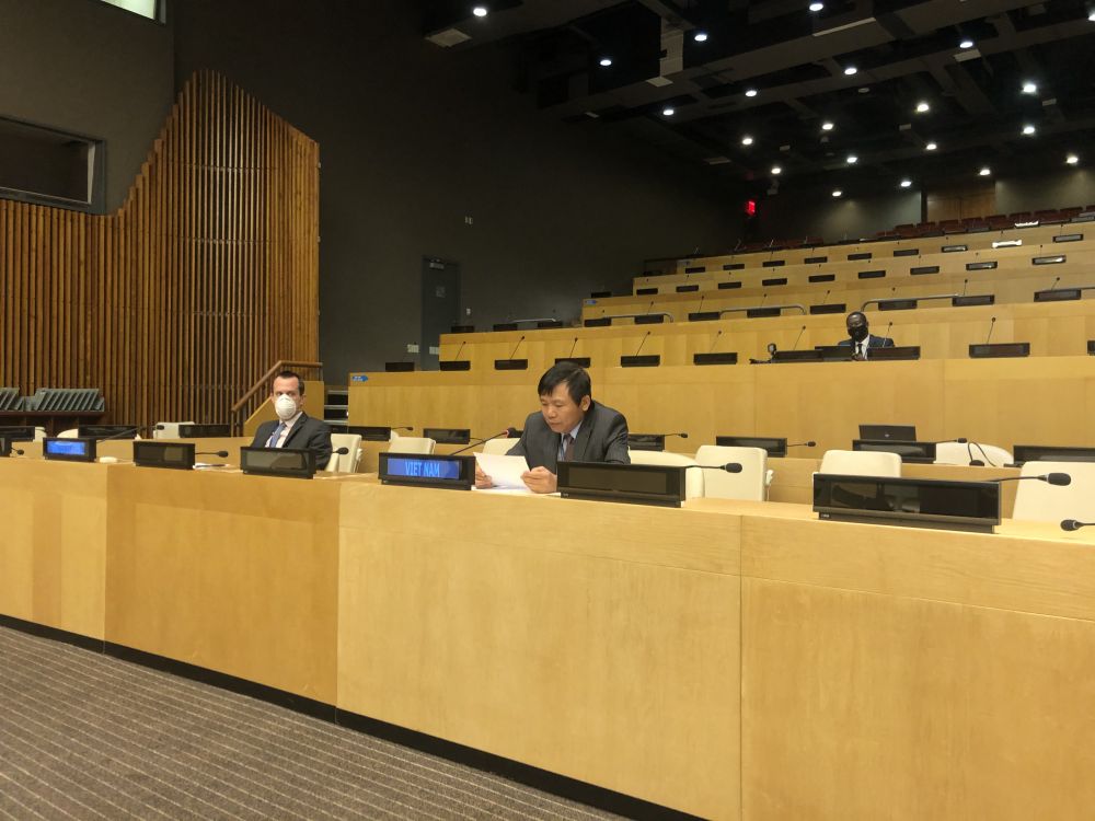 hoi-dong-bao-an-hop-ngay-159-viet-nam-keu-goi-cac-ben-o-yemen-cham-dut-giao-tranh-noi-lai-dam-phan