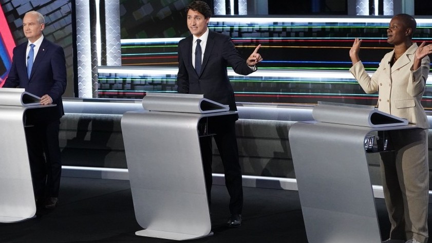 Bầu cử Canada: Trận 'thư hùng' chính thức đầu tiên khai màn, Thủ tướng Trudeau thành mục tiêu 'tấn công'