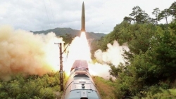 NÓNG: Triều Tiên lại vừa phóng ít nhất một vật thể bay ra biển Nhật Bản