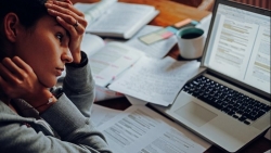 Mỹ: 42% phụ nữ thường xuyên cảm thấy kiệt sức trong năm Covid-19 thứ 2