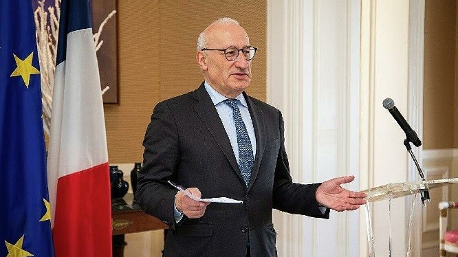 Hậu AUKUS: Đại sứ Pháp trở lại Mỹ, Trung Quốc điểm 5 mối lo