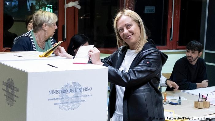 Bầu cử Italy: Liên minh trung tả thừa nhận thất bại, khẳng định cánh hữu 'không phải là đa số trên toàn quốc' Bầu cử Italy: Liên minh trung tả thừa nhận thất bại, khẳng định cánh hữu 'không phải là đa số trên toàn quốc'