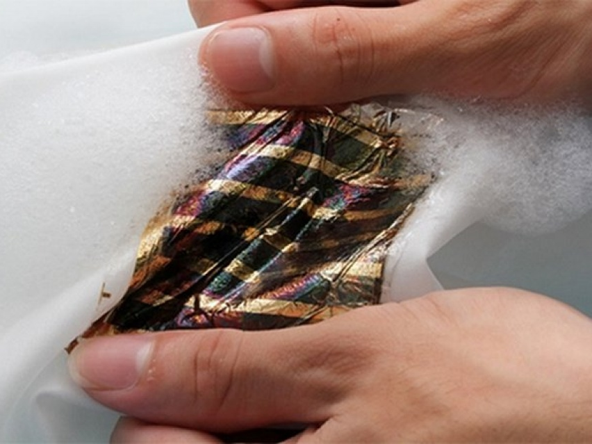 Sắp có pin Mặt trời có thể giặt rửa như quần áo