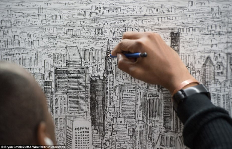 Họa sĩ mắc chứng tự kỷ lại gây sốt với bản phác họa vẽ từ trí nhớ