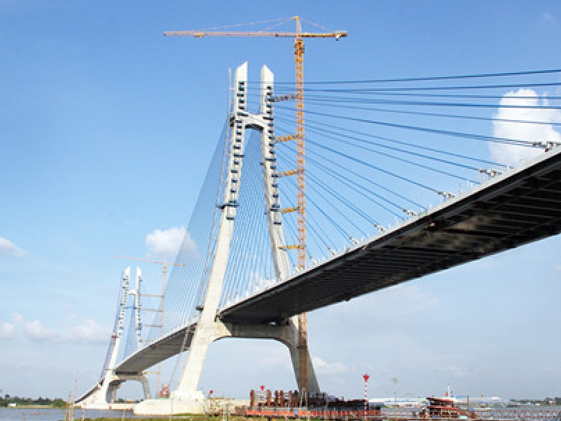 ​Những vết nứt cầu, đường gây xói niềm tin