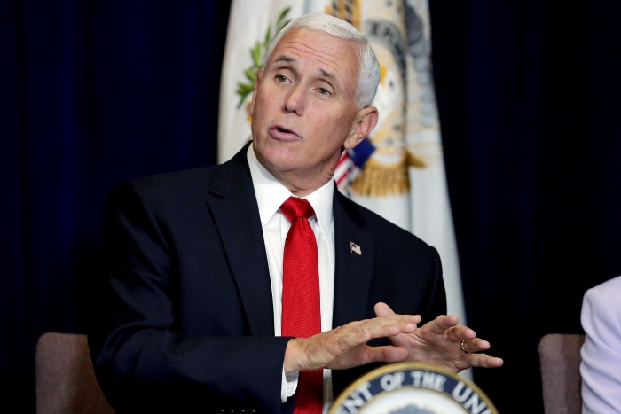 pho-tong-thong-mike-pence-len-tieng-ve-be-boi-cua-ong-trump