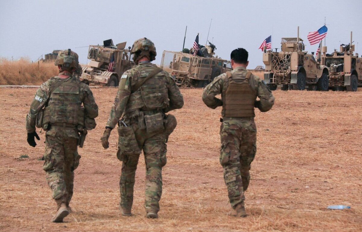 Hơn 100 xe thiết giáp chở binh sĩ Mỹ tràn vào Iraq từ Syria