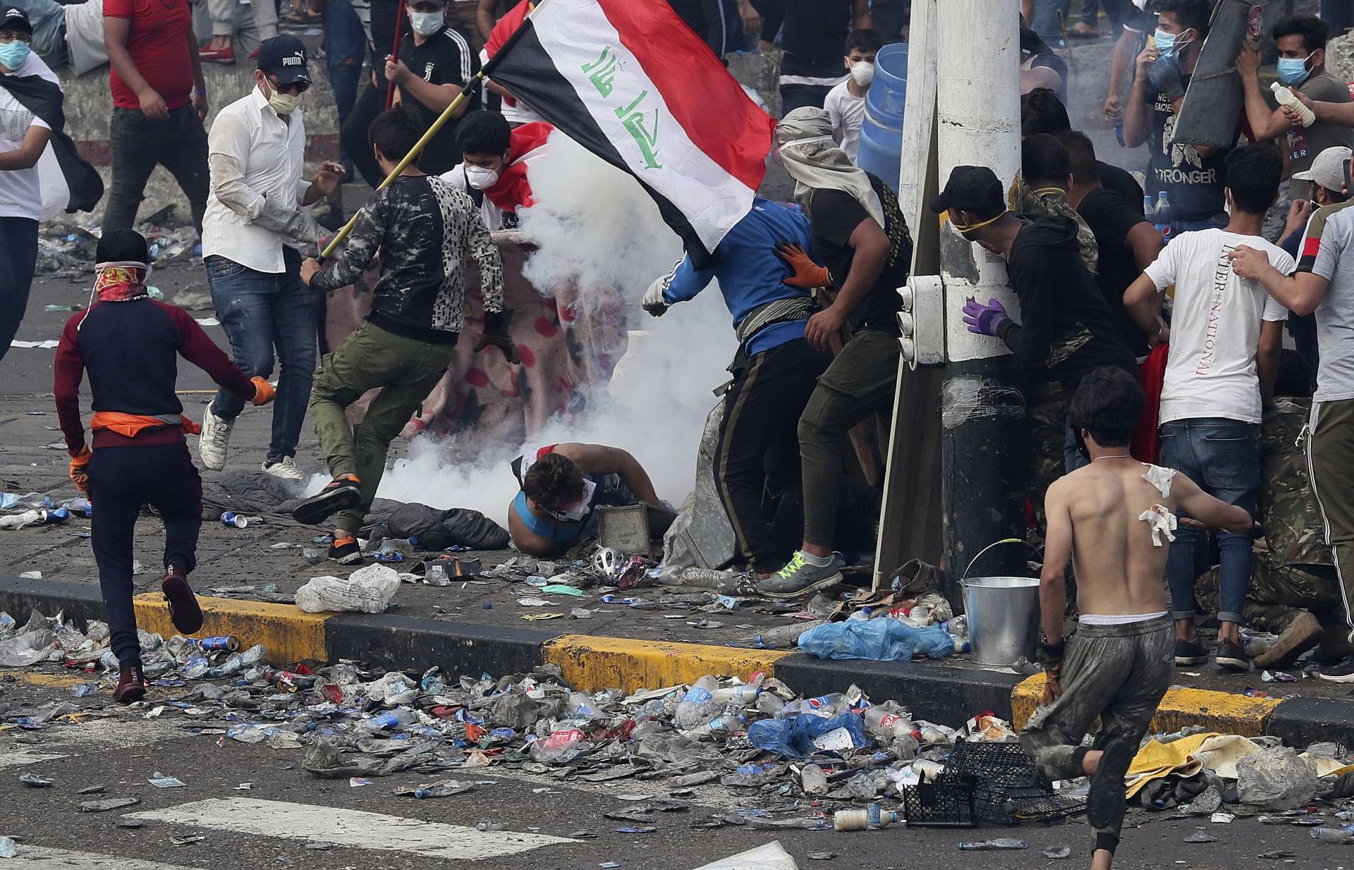 An ninh Iraq nổ súng vào người biểu tình, gần 900 người thương vong