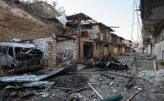 Xung đột Armenia-Azerbaijan: Thủ phủ Nagorno-Karabakh bị oanh tạc, Nga muốn đem lực lượng đến khu tranh chấp?