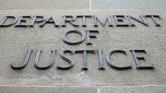 Mỹ: FBI bắt giữ cặp vợ chồng vì cố gắng 'tuồn dữ liệu mật' về tàu chiến hạt nhân