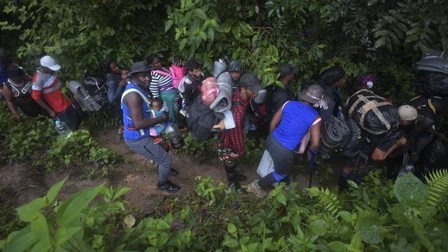 Khủng hoảng di cư tồi tệ: Hàng chục nghìn trẻ em châu Mỹ băng rừng thiêng nước độc tìm miền đất hứa