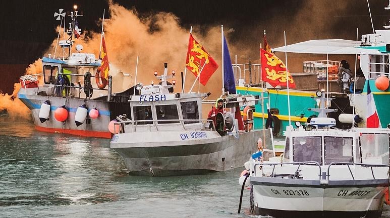 Pháp ra 'tối hậu thư' với Anh, tỏ thái độ không khoan nhượng giữa tranh chấp hậu Brexit; London phản pháo