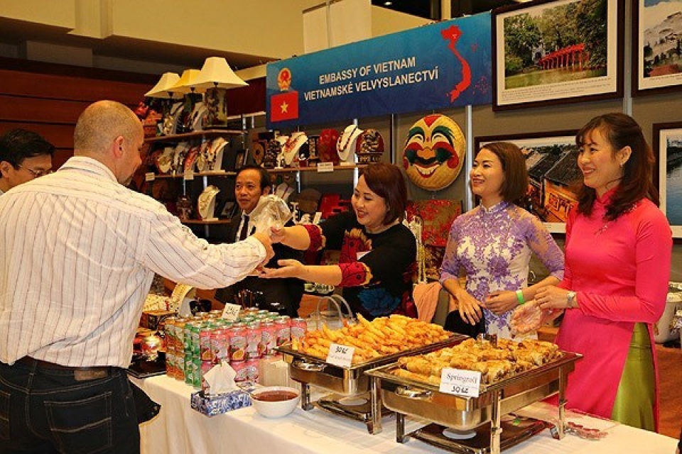 Khai mạc Hội chợ Giáng sinh Quốc tế Prague 2017 khai mac hoi cho giang sinh quoc te prague 2017