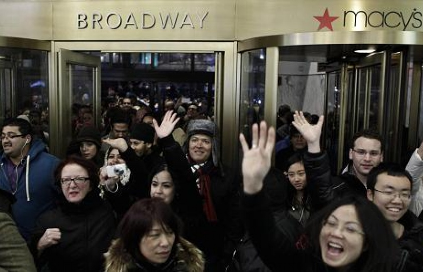 ​"Thiên thời, địa lợi, nhân hòa" đợt mua sắm cuối năm tại Mỹ