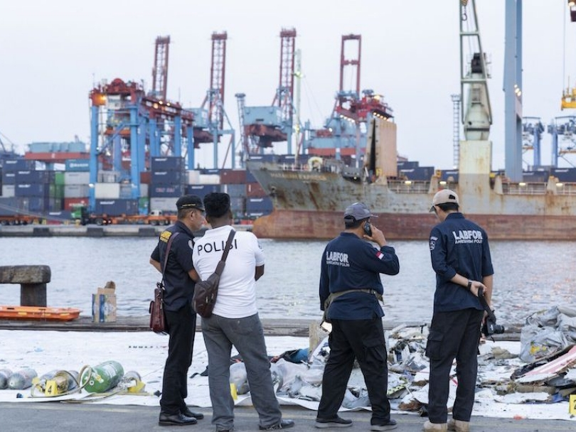 ​Indonesia: Tìm thấy hộp đen máy bay Boeing 737 MAX 8 bị rơi