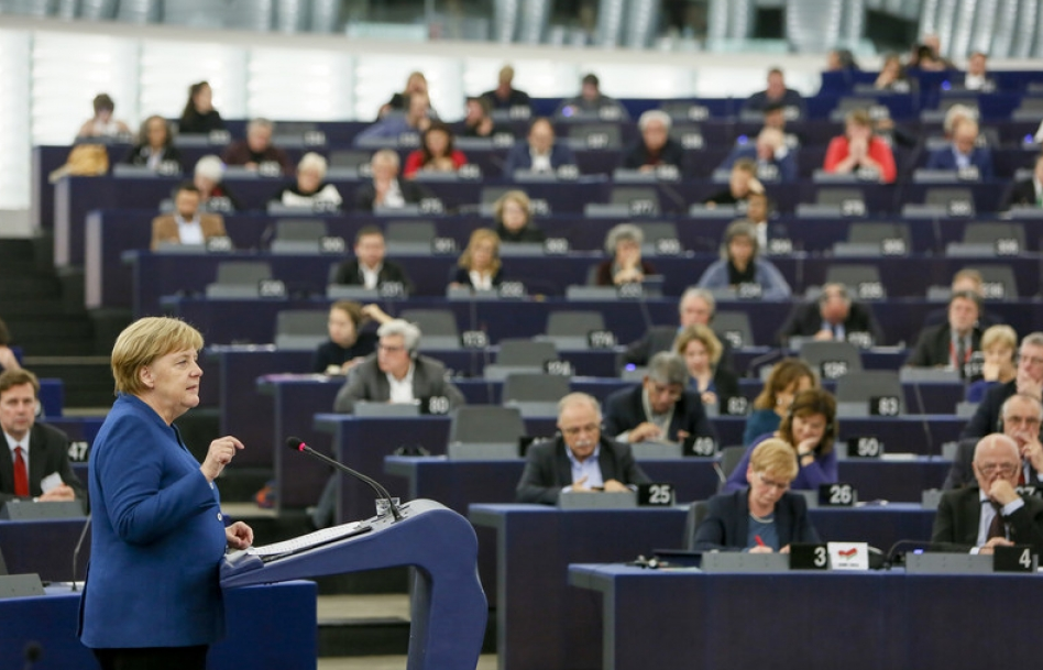 ​Thủ tướng Đức phản pháo Tổng thống Mỹ, ủng hộ thành lập quân đội châu Âu