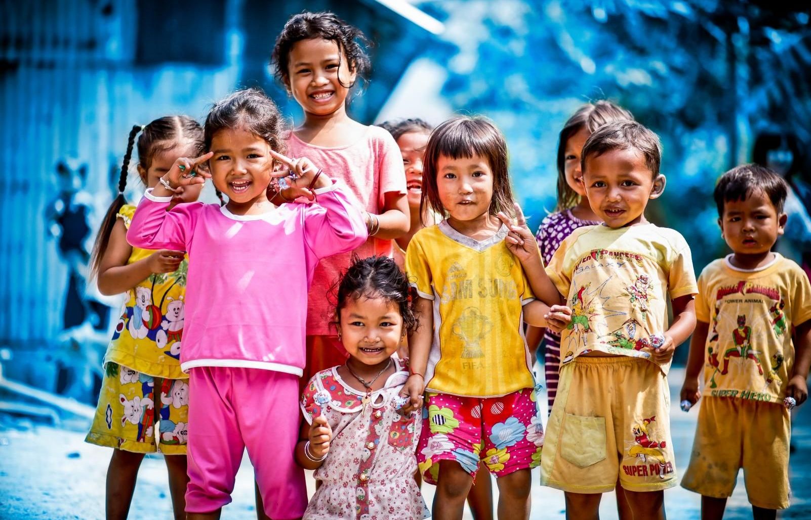 Trẻ em: Tương lai bền vững cần được bao bọc