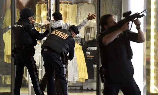 ao tan cong khung bo nhieu noi o thu do quan doi duoc huy dong lanh dao cac nuoc chau au dong loat len tieng