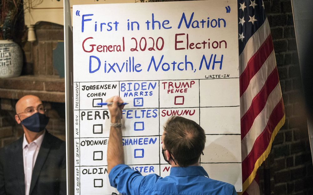 truc tuyen bau cu my 2020 chinh thuc bat dau va dem kho ngu cua hai ung cu vien