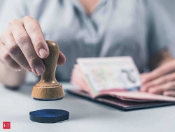 Trung Quốc tạm dừng việc nhập cảnh bằng thị thực từ Nga, nói gì về lệnh hạn chế nhập cảnh từ Bỉ, Anh?