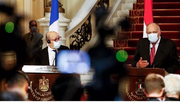 Giữa làn sóng chỉ trích gay gắt từ thế giới Hồi giáo, Pháp lên tiếng về đạo Hồi Giữa làn sóng chỉ trích gay gắt từ thế giới Hồi giáo, Pháp lên tiếng về đạo Hồi